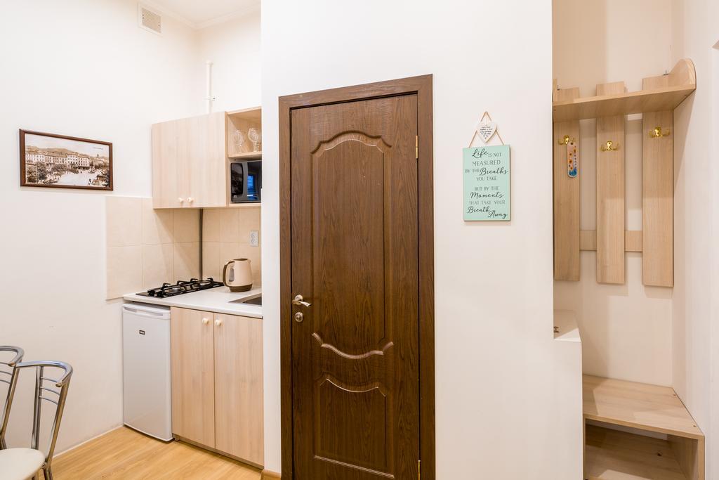 Apartment On Khmelnytskogo Street Lviv Exterior foto
